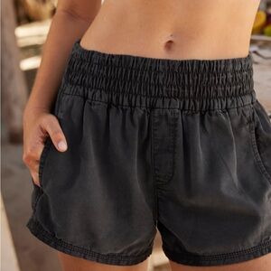 Aerie Babewatch High Waisted Pull On Short Size XS Smoked Grey